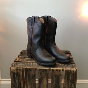 Ariat Women’s Heritage Roper Boots